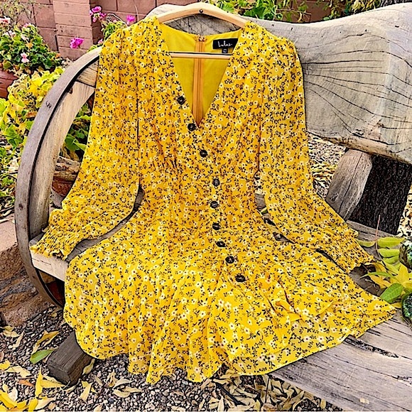 Lulus Dresses & Skirts - Lulu’s Yellow Ruched Floral Print Mini Dress Daisies Sheer Long SLweve